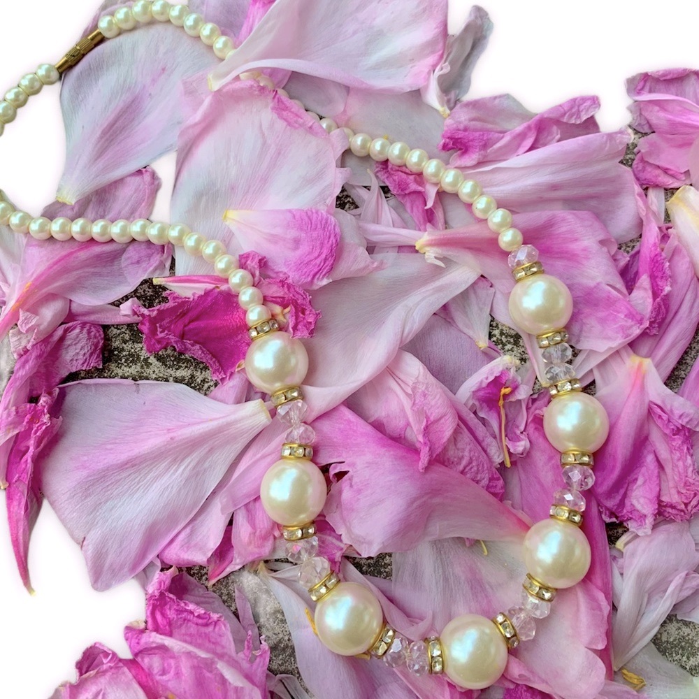 White Pearl Necklace (vintage)